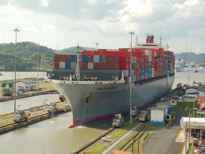 containerschiff Panama Kanal